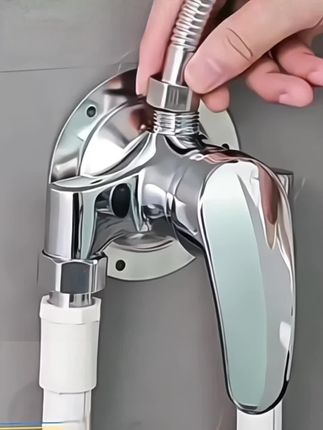 冷热明装混水阀