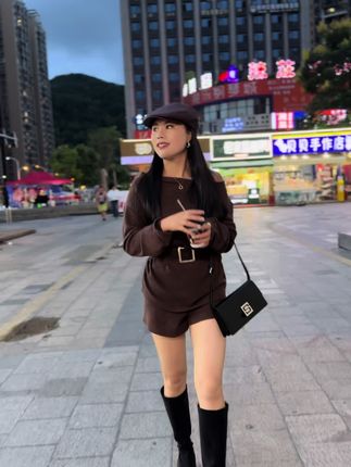 我还要一个人走很远的路,但是我告诉自己,一定要向前走,向着光走,要坚强,未来很美好,区区困难又何妨……#小淑儿 #加油你是最棒的 #人生是一个学习的过程