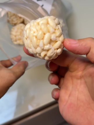 怀旧零食小时候的味道,大米花球#怀旧零食 #大米花球 #爆米花