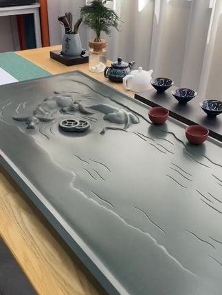 一颗静心观世界,半盏清茶悟人生。高端稀有石材天罗绿雕刻石茶盘牛转乾坤。#茶生活 #高端茶器 #石茶盘 #原创 #手艺人