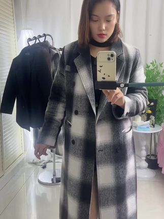 #女装 #冬季氛围感穿搭 #气质优雅穿搭 #秋冬外套推荐 #时尚搭配分享