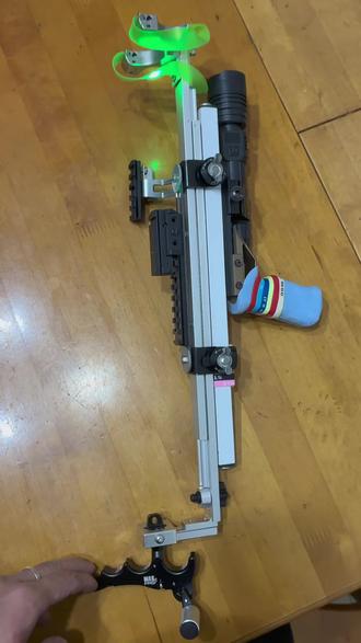#三折叠滑轨 #diy神机杆 #滑轨弹弓
已经做完了 这个激光咋调啊 研究半天 搞不明白