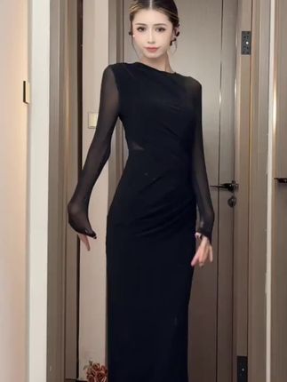 #辣妹穿搭 #黑色连衣裙 #小性感