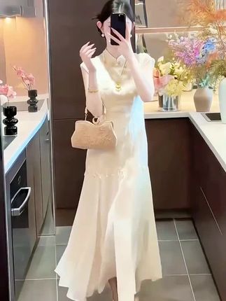 #高端大气 #气质仙女裙穿搭 #显瘦连衣裙