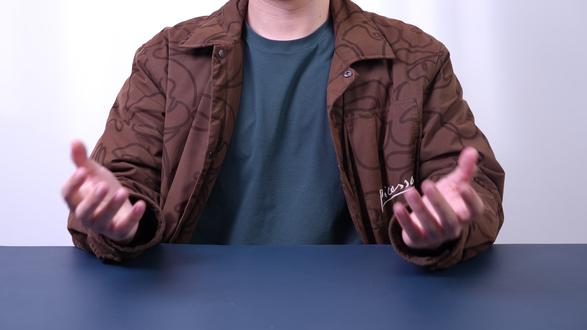 游戏爱好者手机该怎么选,一加Ace6 VS红米K90 经过以上的对比,结论已经很清晰了。一加 Ace 6 在屏幕刷新率、游戏帧率、散热系统、电池容量、充电速度、触控响应等多个方面均展现出“超满配”的产品力,尤其适合对游戏体验、续航与综合质感有极高要求的用户。而红米 K90 则是一款均衡务实的选择,在性能、屏幕、续航等方面均属优秀,但红米在极致的游戏体验与细节配置上比 一加 Ace 6略逊一筹。如果你最求的是一步到位的电竞旗舰手机,想让自己的大学生活不在为手机卡顿,续航不够而焦虑的话,那么这款 一加 Ace 6 无疑是最适合你的选择。