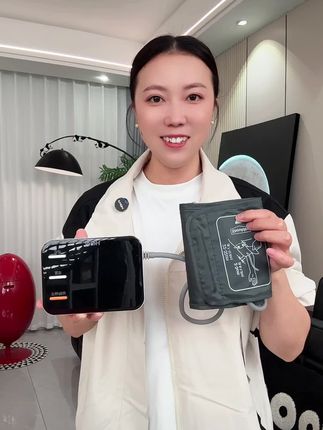 #电子血压计 #在家测量血压 #家用血压测量仪 #血压实时监测 #高血压请注意