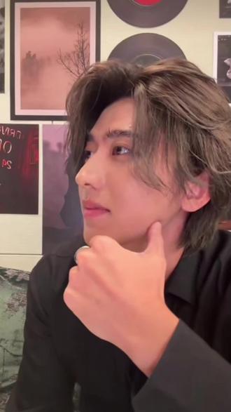 坤坤说包火的 我同意最喜欢colder 祝《KUN》新专大爆!@蔡徐坤 @老板不让发 #蔡徐坤 #蔡徐坤新歌 #蔡徐坤直播