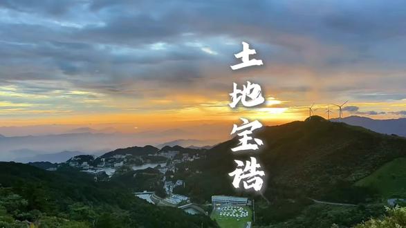 今年二月二 记得剪发呀 2026年二月初二“剃龙头”特殊性,双火叠加的火马年,龙抬头与马奔腾相遇,象征双倍生机与福气。恰逢春分,称为“双龙迎春”,19年一遇,寓意双福临门。
剪发吉祥时段与寓意
9:00-11:00:事业步步高升,金榜题名,未来可期。
13:00-15:00:如日中天,事事顺心,一切圆满。
17:00-19:00:财富源源不断,滚滚而来。
19:00-20:00:春光焕发,长寿安康。
民俗意义
剪发不仅是传统习俗,更寓意“从头顺到尾”的吉祥。适合与家人共享,传递新年福气,愿抬头见喜、事事如愿。