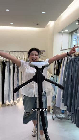 欢迎收听女装批发版《过火》 #女装搞笑日常 #服装店精神状态 #发疯卖衣服 #卖女装哪有不疯的 #大码女装