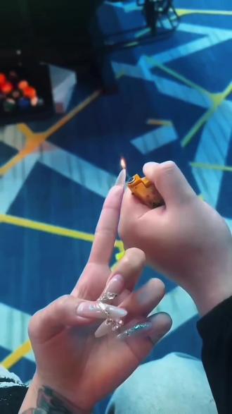 此次美甲的最后一项任务:点烟#美甲点烟