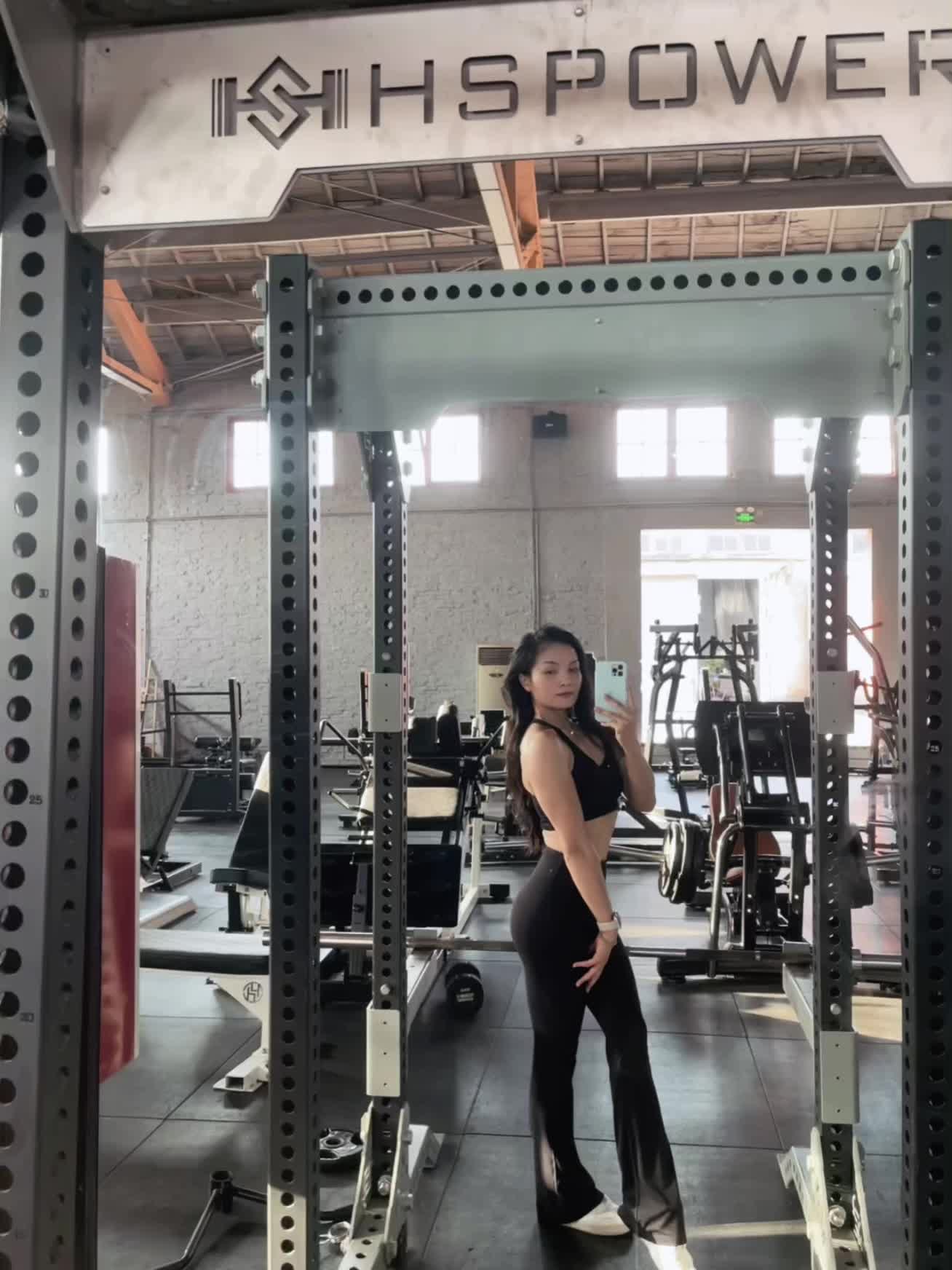 因为今天不想练,所以就练臀腿🙈 #运动日常vlog #女性力量 #臀腿日