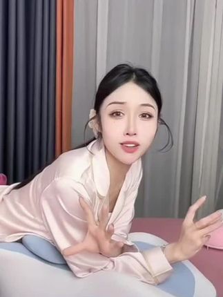 多功能床上趴睡枕趴床神器俯卧位趴枕头趴着睡觉玩手机看书趴枕垫。#好东西一起分享 #懒人神器 #床上用品 #解压双手 #放松一下心情
