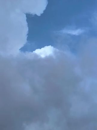 左下角。