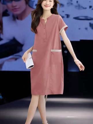 #气质女神穿搭 #潮流时尚穿搭 #减龄气质 #谁穿谁漂亮 #穿出你的时尚你的感觉