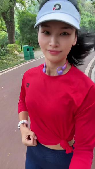 9公里10分配,休腿跑玉林了!#马拉松 #跑步 #晨跑