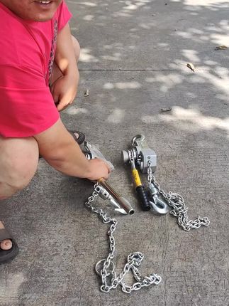 铝合金链条紧线器,自重轻易携带,使用方便简单 #铝合金手扳葫芦 #电力施工 #电力拉线 #手扳葫芦 #电力紧线器