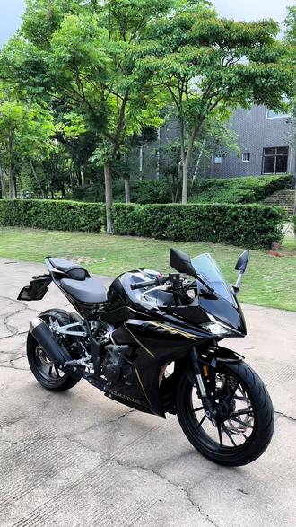 一万多预算双缸,不买刺鸟买什么#凯越250RR #入门级仿赛
