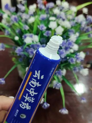 云南中草药牙膏#分享生活小技巧 #杏子灰配卧室门 #强烈推荐