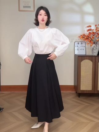 赫本风半身裙小个子女春秋伞裙高腰显大摆百褶裙中长款气质a字裙#赫本风半身裙#中长款半身裙#高级感穿搭