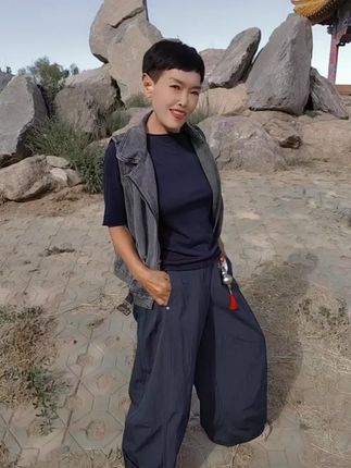亲爱的姐妹们晚上好!新的一周又开始了,愿兄弟姐妹们的笑容如阳光般灿烂,心情如花儿般愉悦,工作生活都顺心如意。❤️❤️❤️❤️❤️❤️