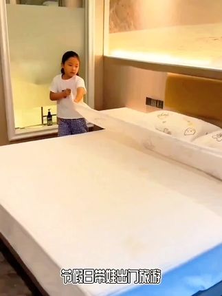 节假日带娃出门旅游,一定要带上这款一次性床单四件套,干净卫生,携带方便,位酒店那么多人用过,想想都膈应!