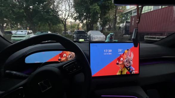 一条视频告诉你车机中控屏如何设置疯狂动物城的屏保#极氪001 #大有氪为 #极氪 #疯狂动物城 #用车小知识