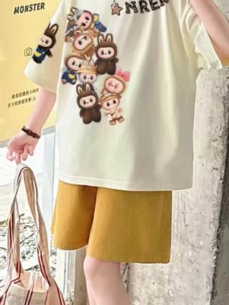 宽宽松松的大T恤太舒服了吧#高品质童装 #女童套装 #韩版穿搭