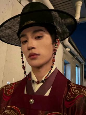 翅翅的《糟糕,和闺密穿书把反派玩坏了》2可以预约咯#张翅#张翅演员 #张翅大爆