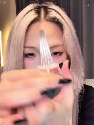 小韩爆火的颅顶夹 我买到了!!高颅顶这不就水灵灵的出来了!#高颅顶 #高颅顶教程 #高颅顶神器#发型神器