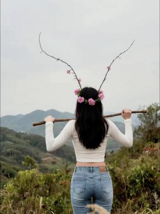 我要做个齐天大圣,#豆包ai #豆包出大片有两把刷子 齐天大圣头上的两根须叫什么 #齐天大圣 齐天大圣头上的两根须拍照 齐天大圣 齐天大圣头上的两根须怎么固定 齐天大圣头上的两根须怎么p 齐天大圣头饰 齐天大圣头上的两根须 谢征头上插两根长毛叫什么 齐天大圣转场 孙悟空头上戴的两根毛叫什么东西