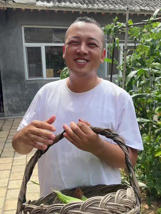 在老家住着人多,毛巾经常用错,经常拿到洗脸巾擦脸,哎 亏的有它#一次性洗脸巾加大加厚 #我的乡村生活 #原创视频 @真婆婆家的林先生 @真婆婆