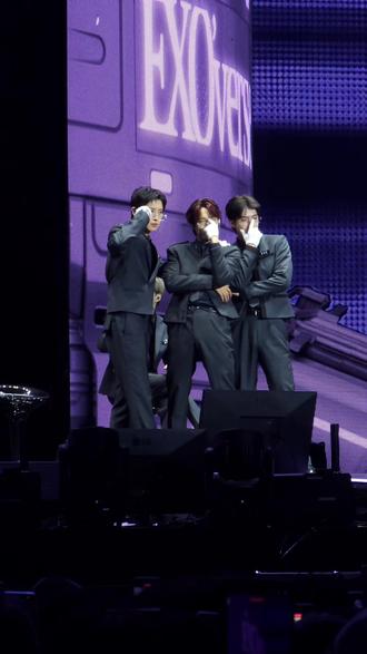 纯享版晚安大小姐!#exo #chanyeol #exofm #sehun #kai
这就是首尔三emmm😝哥几个的妆造太绝了
最后臭屁的灿烈~~~还要单独来一次🥰😂
苹果肌真的下不来了哈哈哈哈哈
@CHANYEOL