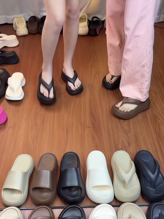 人字拖女款低跟4cm夏季外穿沙滩海边2025新款夹脚拖鞋女网红超火#女鞋#鞋。#女鞋#鞋子#