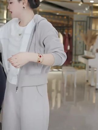 WEIAITING/唯爱町气质减龄女士连帽卫衣套装简约休闲运动风T01#休闲套装#减龄穿搭