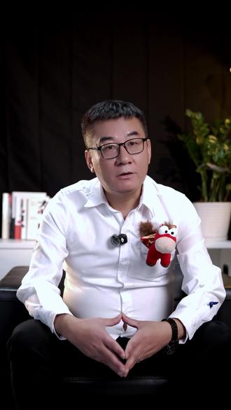 中国首个万亿区诞生!但99%的人根本看不懂南山赢在哪 深圳南山区GDP破万亿,成为中国首个“万亿城区”!但这不是靠房地产、不是靠人口堆出来的。深度拆解:南山如何用“硬科技+软生态”重构城市竞争底层逻辑?#万亿城区 #城市竞争 #商业思维 #商业IP #深圳南山