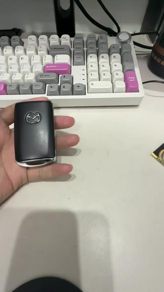 我的小马陪我跑四万多公里了,分享下第一次换电池钥匙。
也不是给不起人工费,主要是想自己动手,嘿嘿嘿。
#马自达3昂克赛拉
#车钥匙换电池教程