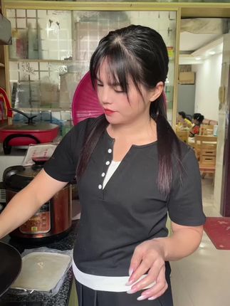 母乳喂养就是这样,都是需要考虑到宝宝的!#家有萌娃 #祛痘霜