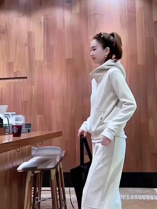 专柜品质 #面料柔软细腻 #显瘦遮肉 #洋气上档次 #休闲减龄穿搭