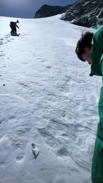 哈巴雪山,3天俩晚,每天fa团,人生第一座雪山拿下拿下!#哈巴雪山 #雪山 #爬山 #哈巴雪山攀登 #户外爬山