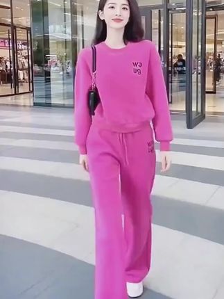 #把日常衣服穿出新花样 #女性时尚 #氛围感穿搭 #粉色系穿搭 #工装裤穿搭