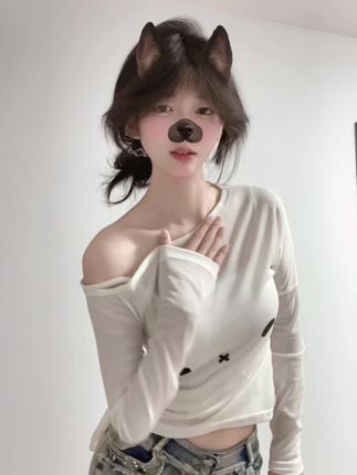 依旧time萨克斯。#pose摇 #美少女小欣pose摇 #抖音潮流舞蹈地图 #有点上头 #卡点舞