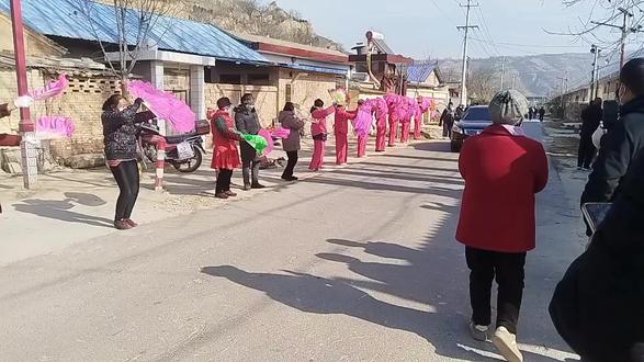 东天山骆驼队,重走丝绸之路陕西第一县长武,相公镇胡家河#大爱无疆#东天山骆驼