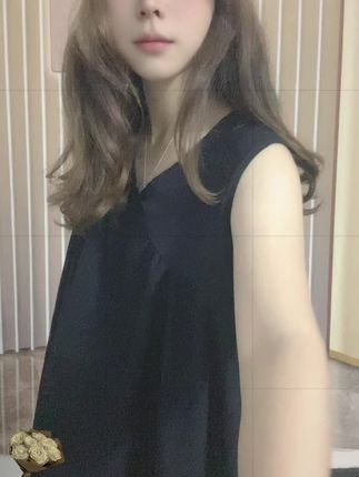 孕妇纯棉气球裤 孕妇姐妹们,这个纯棉的气球裤 是真的好好穿,不像传统的那些孕妇裤有一块托腹,不美观。这条孕妇装两侧做有松紧绳。几月份的孕妈妈都合适,生完还能穿,真的太划算了#孕妇装 #怀孕 #孕妇 #孕妇裤