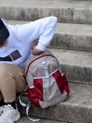 户外双肩包超轻薄女旅行背包大容量折叠背包运动包跑步旅游登山包 #好物推荐🔥 #强烈推荐 #出差旅行必备 #双肩背包 @抖音小助手