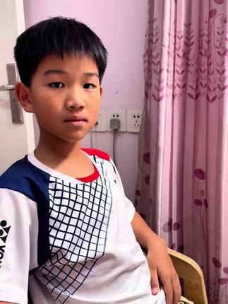 英语就要读读读,背背背,原版阅读里科普知识孩子喜欢,视频句子来自Reading explorer 2