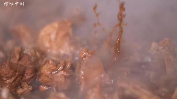 羊肉的终极吃法!当地人的做法使羊肉的口感更加的香醇浓厚。#红焖羊肉#羊肉火锅 #地方美食 #河南美食