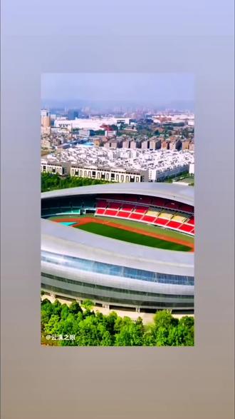 张信哲云南曲靖演唱会!
12月16日,不见不散!
曲靖体育馆可容纳五万多人,
曲靖文体公园体育馆开唱,
曲靖政府派出180辆公交车给粉丝共享,张信哲曲靖站,过火,梦醒时分