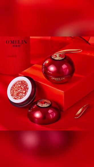 自用了两年多的 #龙血膏 真的太爱了,水润不假白还
提亮肤色,省去瓶瓶罐罐一瓶就能搞定,涂个口红就可以美美出门了 #去黄提亮 #养肤 #提亮肤色 #素颜霜