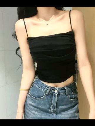 米白色百搭吊带背心女内搭秋美背设计感带胸垫一体遮副乳打底修身#米白色吊带上衣 #美背设计上衣 #带胸垫上衣 #打底修身上衣#百搭上衣