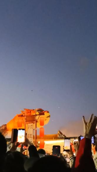 唐模古村落的独占鳌头又延迟时间了,原本是到初七的,现在延到正月十五了!#唐模古村 #独占鳌头 #会飞的鱼 #过年氛围感一整个拿捏住了